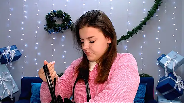 Snapshot of showmeparadise chatting on December 12, 2024, 6:03 am showmeparadise online show from December 12, 2024, 6:03 am