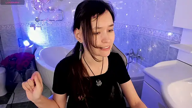 Emily Strikeee online show from October 9, 2025, 10:02 am