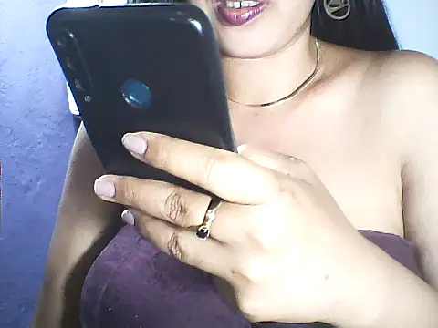 layanah12 online show from January 17, 2026, 6:11 pm