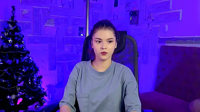 Snapshot of EvaThopson chatting on December 9, 2024, 12:08 pm EvaThopson online show from December 9, 2024, 12:08 pm