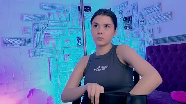 Snapshot of EvaThopson chatting on February 7, 2025, 8:11 am EvaThopson online show from February 7, 2025, 8:11 am