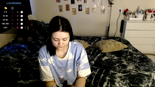 Snapshot of BettyandRich_ chatting on October 26, 2025, 8:53 am BettyandRich online show from October 26, 2025, 8:53 am