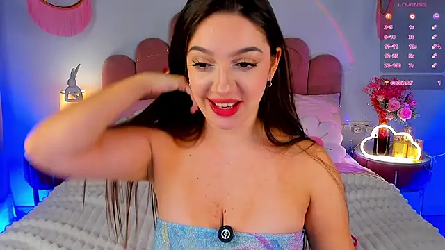 Snapshot of GiaCale chatting on October 3, 2025, 12:24 pm GiaCale online show from October 3, 2025, 12:24 pm