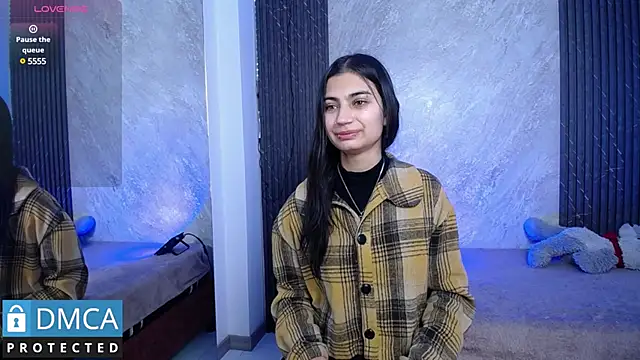 Snapshot of SolBeaumont1 chatting on February 8, 2025, 8:32 pm SolBeaumont1 online show from February 8, 2025, 8:32 pm