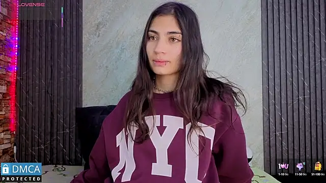 Snapshot of SolBeaumont1 chatting on September 8, 2025, 7:02 pm SolBeaumont1 online show from September 8, 2025, 7:02 pm