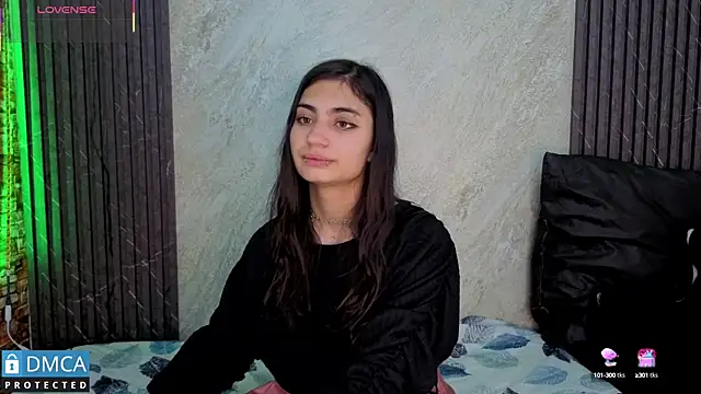 Snapshot of SolBeaumont1 chatting on September 13, 2025, 12:21 am SolBeaumont1 online show from September 13, 2025, 12:21 am