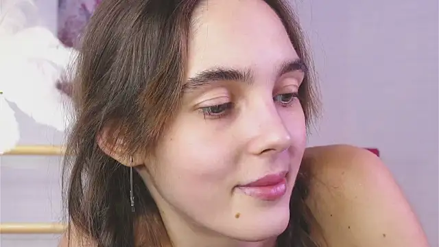 Snapshot of lylylovesyou chatting on December 27, 2024, 11:50 am lylylovesyou online show from December 27, 2024, 11:50 am