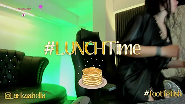 Snapshot of ArkaBella chatting on March 8, 2025, 8:46 pm ArkaBella online show from March 8, 2025, 8:46 pm