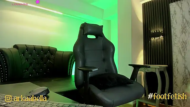 Snapshot of ArkaBella chatting on March 17, 2025, 7:48 pm ArkaBella online show from March 17, 2025, 7:48 pm