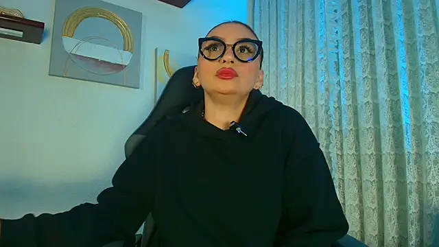 Snapshot of ArkaBella chatting on September 22, 2025, 8:11 pm ArkaBella online show from September 22, 2025, 8:11 pm