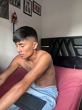 Snapshot of The__Rodriguez chatting on November 27, 2025, 8:55 pm The Rodriguez online show from November 27, 2025, 8:55 pm