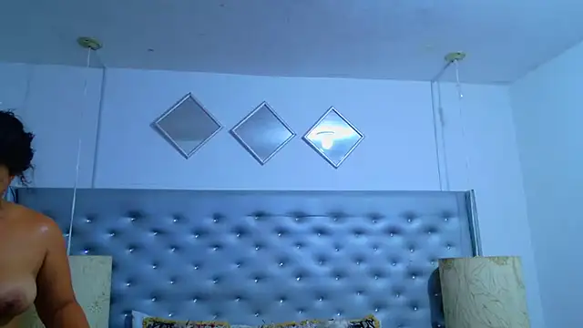 Snapshot of EileenBenzon chatting on July 22, 2026, 3:04 pm EileenBenzon online show from July 22, 2026, 3:04 pm