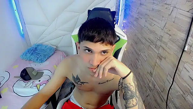 Snapshot of Brayan_lopezz chatting on January 21, 2025, 3:54 pm Brayan lopezz online show from January 21, 2025, 3:54 pm