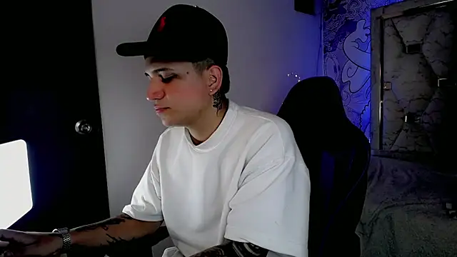 Brayan lopezz online show from April 25, 2026, 2:14 pm