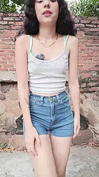 sweet outdoor charm online show from April 8, 2026, 7:36 pm