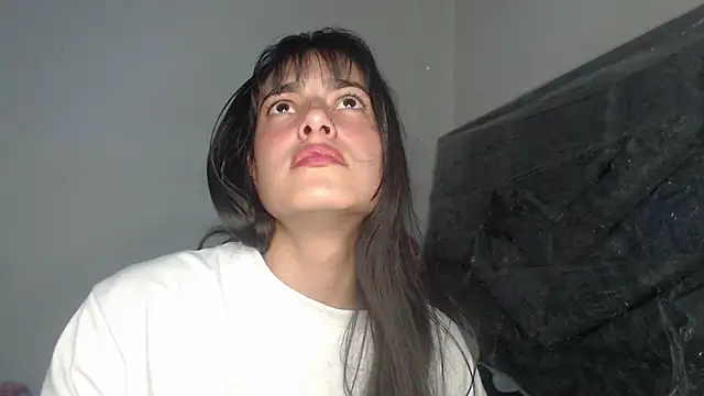 skinny sweet2411 online show from March 30, 2026, 2:56 am