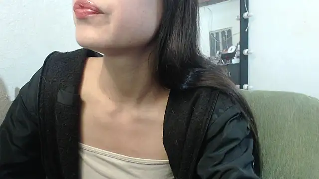 Snapshot of skinny_sweet2411 chatting on June 17, 2026, 2:18 pm skinny sweet2411 online show from June 17, 2026, 2:18 pm
