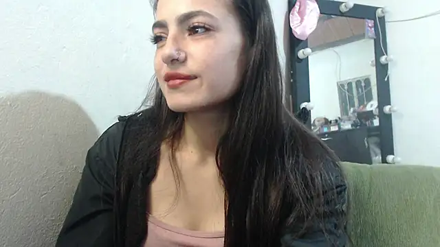 Snapshot of skinny_sweet2411 chatting on June 18, 2026, 6:24 am skinny sweet2411 online show from June 18, 2026, 6:24 am