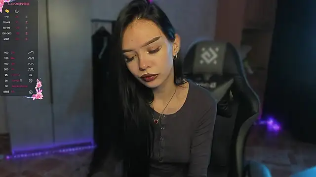 SweetyDeviliya online show from February 16, 2026, 3:24 am