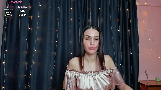 Snapshot of cross_the_line chatting on March 7, 2025, 2:23 pm cross the line online show from March 7, 2025, 2:23 pm