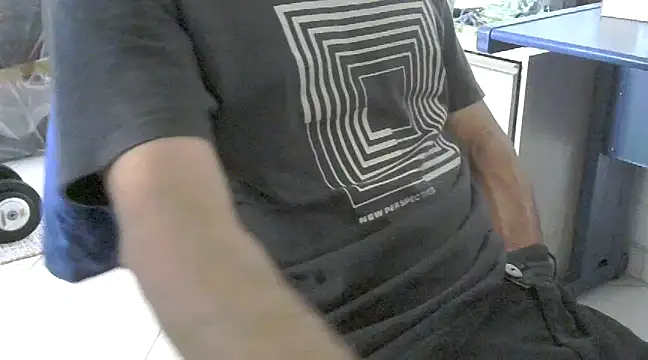 Snapshot of bbehemothh chatting on December 23, 2024, 6:48 pm bbehemothh online show from December 23, 2024, 6:48 pm