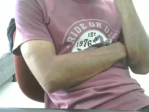 Snapshot of bbehemothh chatting on February 9, 2025, 4:40 pm bbehemothh online show from February 9, 2025, 4:40 pm