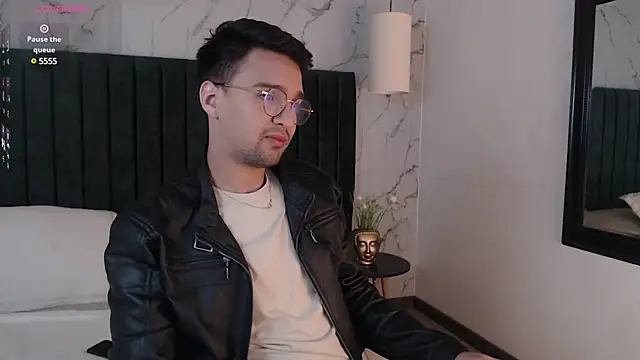 Edward max online show from January 9, 2025, 2:43 am