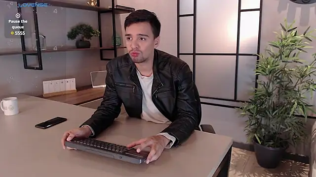 Edward max online show from January 12, 2025, 3:17 am