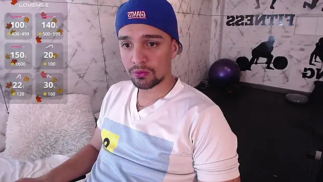 Snapshot of Edward_max chatting on October 29, 2025, 4:04 am Edward max online show from October 29, 2025, 4:04 am