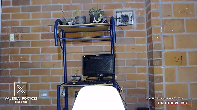 liissa 0 online show from October 16, 2025, 5:52 am