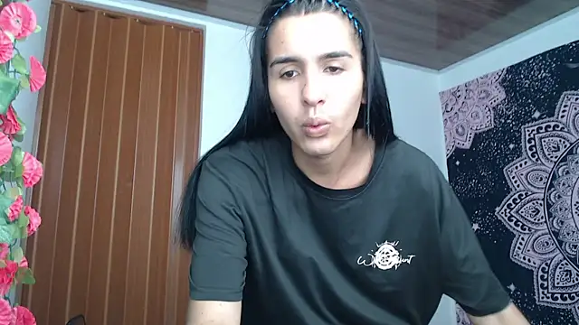 liissa 0 online show from April 17, 2026, 6:44 pm