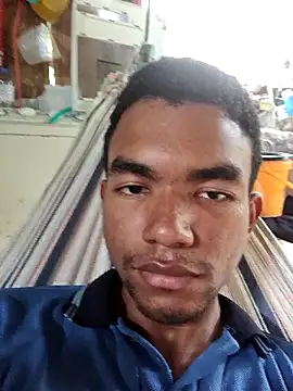 Snapshot of Reynold2608 chatting on November 28, 2025, 8:00 pm Reynold2608 online show from November 28, 2025, 8:00 pm