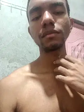 Snapshot of Reynold2608 chatting on December 2, 2025, 6:08 am Reynold2608 online show from December 2, 2025, 6:08 am