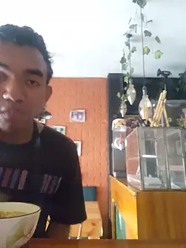 Snapshot of Reynold2608 chatting on May 20, 2026, 8:48 pm Reynold2608 online show from May 20, 2026, 8:48 pm