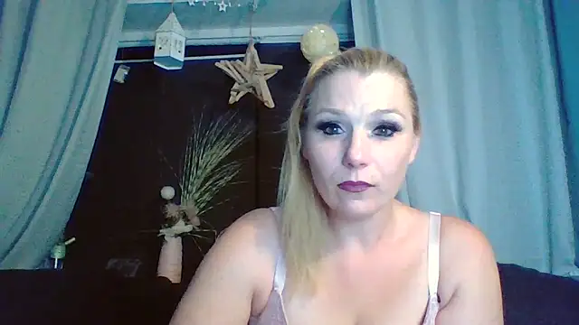 DevilsAngel13 online show from September 16, 2025, 7:04 pm