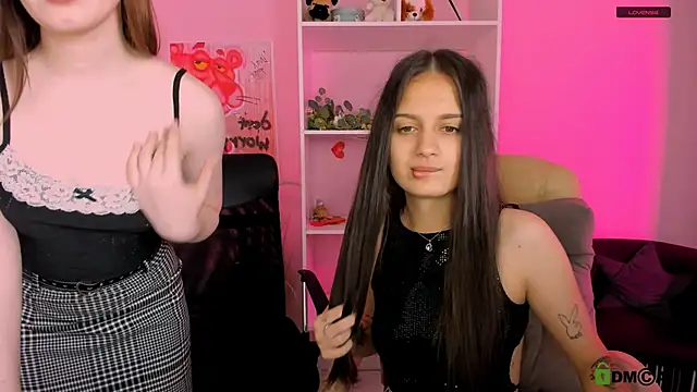 Snapshot of pure_radiance1 chatting on September 26, 2025, 5:44 am pure radiance1 online show from September 26, 2025, 5:44 am