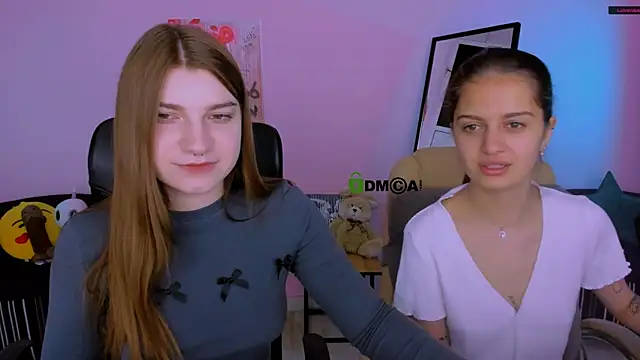 Snapshot of pure_radiance1 chatting on October 7, 2025, 6:21 am pure radiance1 online show from October 7, 2025, 6:21 am