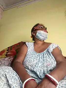 Snapshot of tinabhabhi chatting on February 18, 2025, 9:43 am tinabhabhi online show from February 18, 2025, 9:43 am