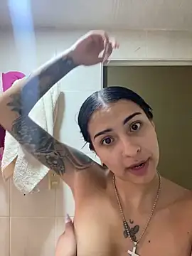 Snapshot of Hilary_pinkk chatting on September 22, 2025, 7:05 pm Hilary pinkk online show from September 22, 2025, 7:05 pm