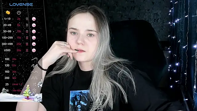 Snapshot of Your_small_bunny chatting on December 9, 2024, 10:11 am Your small bunny online show from December 9, 2024, 10:11 am