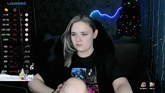 Snapshot of Your_small_bunny chatting on December 22, 2024, 12:05 pm Your small bunny online show from December 22, 2024, 12:05 pm