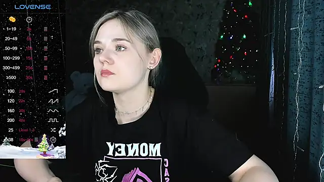 Snapshot of Your_small_bunny chatting on January 3, 2025, 9:04 am Your small bunny online show from January 3, 2025, 9:04 am