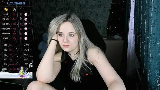 Snapshot of Your_small_bunny chatting on January 9, 2025, 9:27 am Your small bunny online show from January 9, 2025, 9:27 am