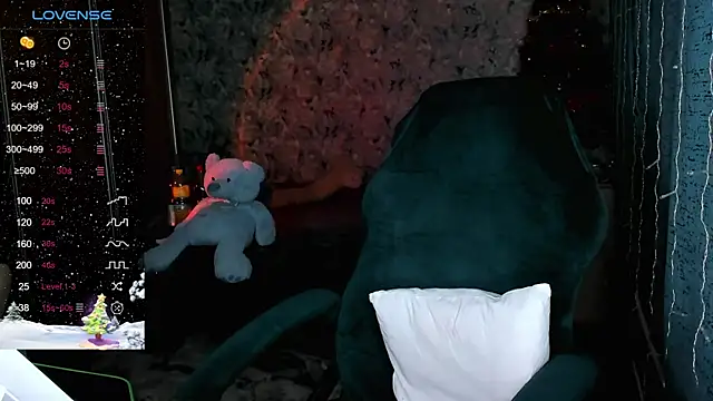 Snapshot of Your_small_bunny chatting on January 13, 2025, 1:13 am Your small bunny online show from January 13, 2025, 1:13 am