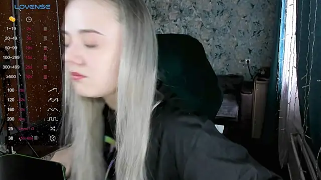 Snapshot of Your_small_bunny chatting on January 27, 2025, 4:52 am Your small bunny online show from January 27, 2025, 4:52 am