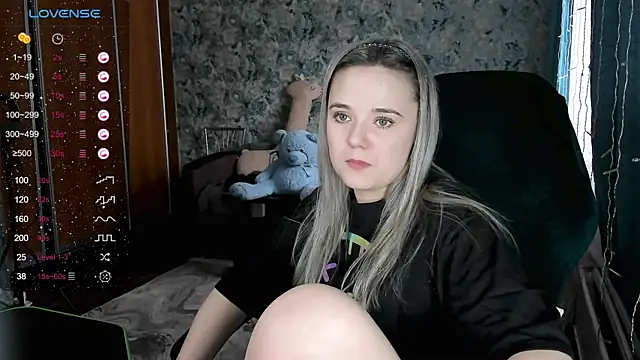 Snapshot of Your_small_bunny chatting on January 27, 2025, 7:56 am Your small bunny online show from January 27, 2025, 7:56 am