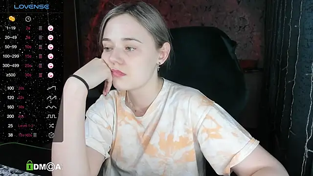 Snapshot of Your_small_bunny chatting on February 12, 2025, 11:18 am Your small bunny online show from February 12, 2025, 11:18 am