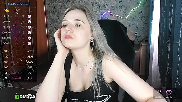 Snapshot of Your_small_bunny chatting on February 28, 2025, 6:43 am Your small bunny online show from February 28, 2025, 6:43 am