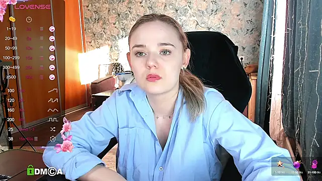 Snapshot of Your_small_bunny chatting on March 5, 2025, 10:11 am Your small bunny online show from March 5, 2025, 10:11 am