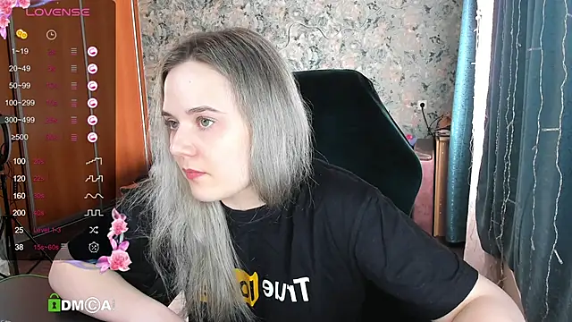 Snapshot of Your_small_bunny chatting on March 10, 2025, 9:10 am Your small bunny online show from March 10, 2025, 9:10 am